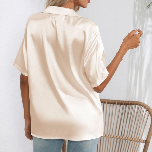 Classic Buttoned Collared Neck Short Sleeve Shirt - Picture 5 of 9